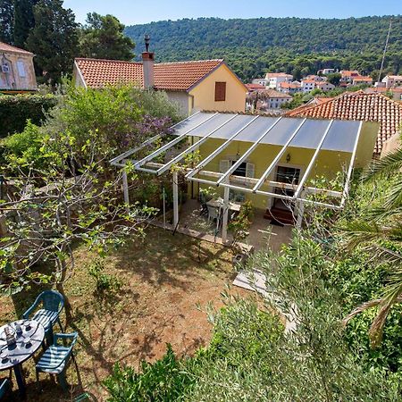 Lovely Apartment In Veli Losinj With Kitchen Luaran gambar